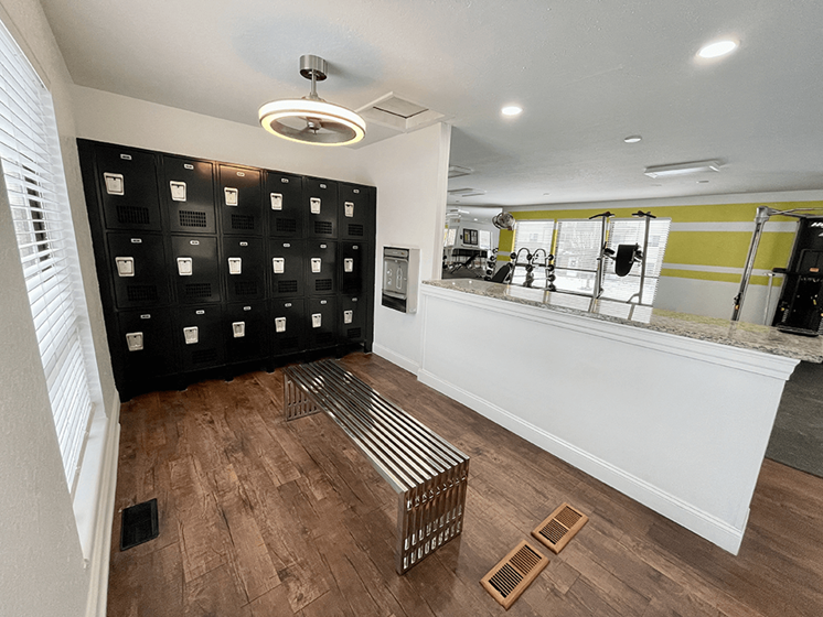 kentwood apartments with lockeroom in fitness center